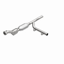 Load image into Gallery viewer, MagnaFlow Direct Fit Catalytic Converter F150/F250 97-98 4.6L PS 4wd