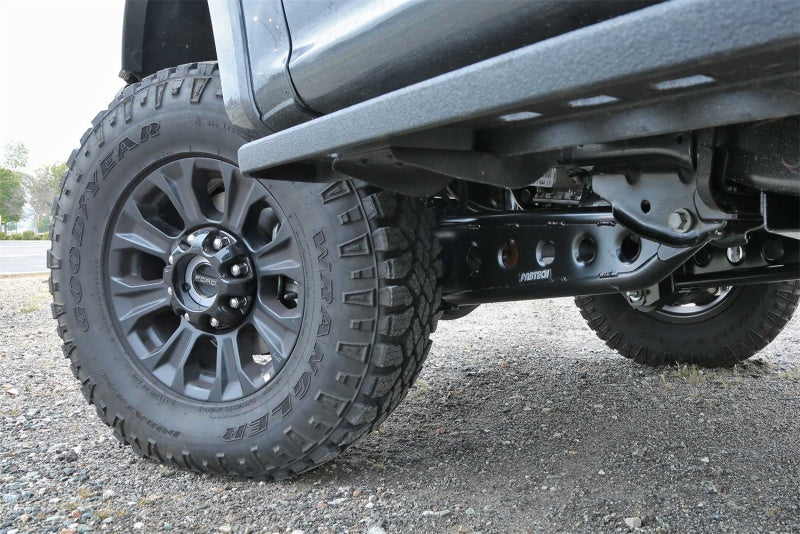 Fabtech 05-20 Ford F250/350 & 08-20 Ford F450/550 4WD 4/6/8in Lift Radius Arm System - GTR Auto