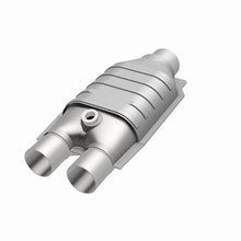 Load image into Gallery viewer, MagnaFlow Universal Catalytic Converter 2/3 D/S Single O2 Boss