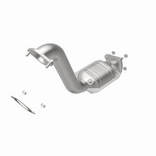 Load image into Gallery viewer, MagnaFlow Direct Fit Catalytic Converter 02-04 Ford Focus L4-2.0L