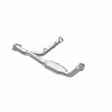 Load image into Gallery viewer, MagnaFlow Direct Fit Catalytic Converter 05 Expedition P/S 5.4L OEM