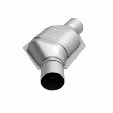 Load image into Gallery viewer, MagnaFlow Universal Catalytic Converter 2.50inch Angled Inlet FED