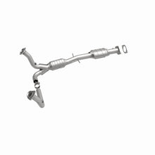 Load image into Gallery viewer, MagnaFlow Direct Fit Catalytic Converter 00-04 S10/Sonoma 4.3L