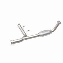 Load image into Gallery viewer, MagnaFlow Direct Fit Catalytic Converter 05 Expedition P/S 5.4L OEM