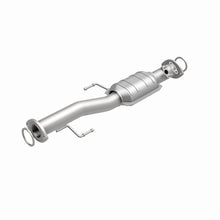 Load image into Gallery viewer, MagnaFlow Direct Fit Catalytic Converter 99-02 4Runner Rear 3.4L
