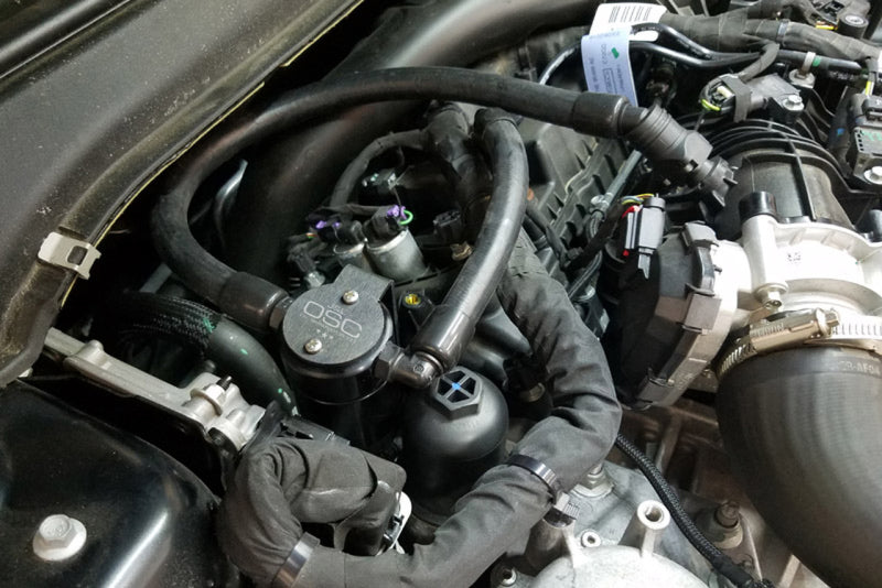 J&amp;L 17-19 Ford Fusion Sport 2.7L Passenger Side Oil Separator 3.0 - Black Anodized - GTR Auto