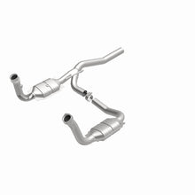 Load image into Gallery viewer, MagnaFlow Direct Fit Catalytic Converter 2009-2012 Dodge Nitro 3.7L Underbody
