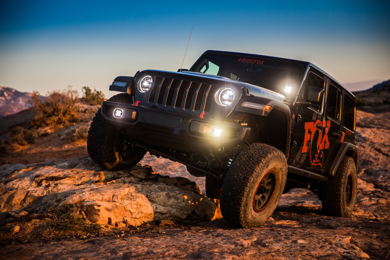 Fox 2018+ Jeep Wrangler JL 2.0 Performance Series 9.6in Smooth Body IFP Front Shock 2-3in. Lift - GTR Auto