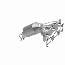 Load image into Gallery viewer, MagnaFlow Direct Fit Catalytic Converter 05-08 Kia Sportage 2.7L Passenger Side