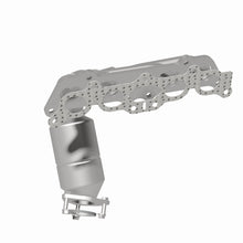 Load image into Gallery viewer, MagnaFlow Direct Fit Catalytic Converter 97-01 Camry 2.2 manif OEM