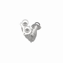 Load image into Gallery viewer, MagnaFlow Direct Fit Catalytic Converter 01-04 Toyota Tacoma 2.7L