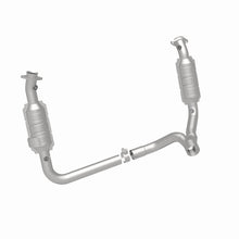 Load image into Gallery viewer, MagnaFlow Direct Fit Catalytic Converter RAM Pickup 2006 8 5.7L
