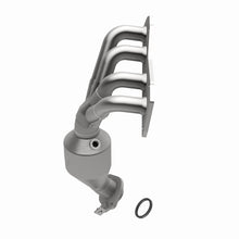 Load image into Gallery viewer, MagnaFlow Direct Fit Catalytic Converter 09 Toyota Venza 2.7L