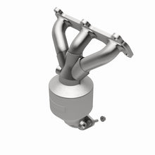 Load image into Gallery viewer, MagnaFlow Direct Fit Catalytic Converter 01-04 Hyundai Santa Fe 2.7L