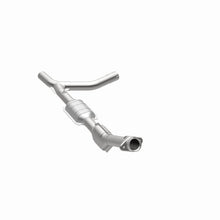 Load image into Gallery viewer, MagnaFlow Direct Fit Catalytic Converter 00-04 Ford E150 4.6L P/S