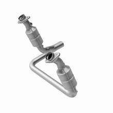 Load image into Gallery viewer, MagnaFlow Direct Fit Catalytic Converter 04 Dodge Durango 3.7L/4.7L
