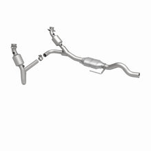 Load image into Gallery viewer, MagnaFlow Direct Fit Catalytic Converter 00-02 Dakota 3.9L