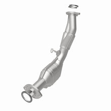 Load image into Gallery viewer, MagnaFlow Direct Fit Catalytic Converter 01-04 Toyota Tacoma 2.7L