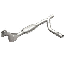Load image into Gallery viewer, MagnaFlow Direct Fit Catalytic Converter 99 F-150 5.4L V8 P/S 2WD
