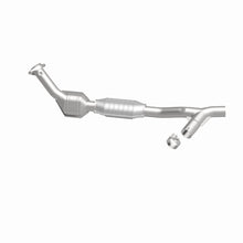 Load image into Gallery viewer, MagnaFlow Direct Fit Catalytic Converter 98 Ford Expedition 5.4L