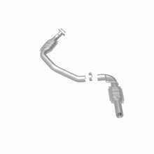 Load image into Gallery viewer, MagnaFlow Direct Fit Catalytic Converter 07-08 Express 2500 4.8L Driver Side