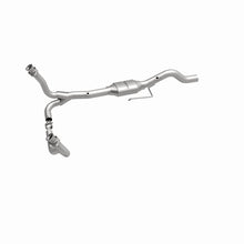 Load image into Gallery viewer, MagnaFlow Direct Fit Catalytic Converter 00-03 Durango 4WD OEM