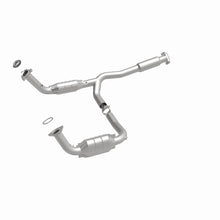 Load image into Gallery viewer, MagnaFlow Direct Fit Catalytic Converter 05-06 GMC Envoy XL Denali