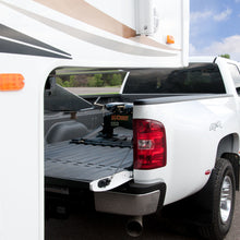 Load image into Gallery viewer, Curt X5 Gooseneck-to-5th-Wheel Adapter Plate for Double Lock