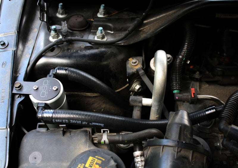 J&L 10-18 Ford Taurus Sho EcoBoost V6 Passenger Side Oil Separator 3.0 - Clear Anodized - GTR Auto
