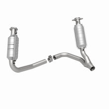 Load image into Gallery viewer, MagnaFlow Direct Fit Catalytic Converter Dakota 05-06 6 3.7L