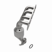 Load image into Gallery viewer, MagnaFlow Direct Fit Catalytic Converter 09 Toyota Venza 2.7L