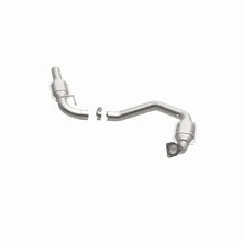 Load image into Gallery viewer, MagnaFlow Direct Fit Catalytic Converter 07-08 Express 2500 4.8L Driver Side