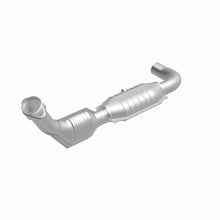 Load image into Gallery viewer, MagnaFlow Direct Fit Catalytic Converter 99-00 Ford Exped 4.6L