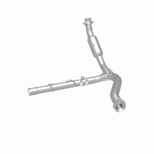 Load image into Gallery viewer, MagnaFlow Direct Fit Catalytic Converter 2007-2008 Ford Expedition/Navigator V8-5.4L