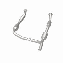 Load image into Gallery viewer, MagnaFlow Direct Fit Catalytic Converter 2008+ Ford E-150 4.6L
