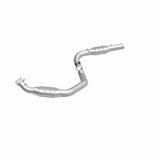 Load image into Gallery viewer, MagnaFlow Direct Fit Catalytic Converter 07-08 Express 2500 4.8L Driver Side