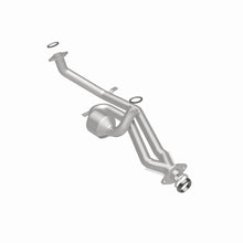Load image into Gallery viewer, MagnaFlow Direct Fit Catalytic Converter 01-03 Toyota Sienna 3.0L fr