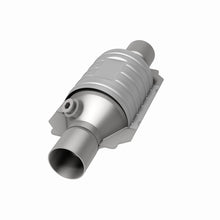 Load image into Gallery viewer, MagnaFlow Universal Catalytic Converter 2 Dual O2 Boss