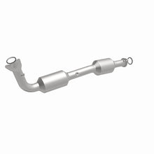 Load image into Gallery viewer, MagnaFlow Direct Fit Catalytic Converter 07-09 Toyota Tundra/Sequoia V8 4.7L