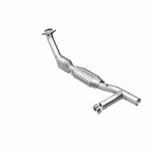 Load image into Gallery viewer, MagnaFlow Direct Fit Catalytic Converter 99-02 Expedition 5.4L 4wd