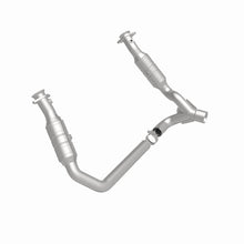 Load image into Gallery viewer, MagnaFlow Direct Fit Catalytic Converter 09-13 Dodge Ram 1500 Pickup 4.7L