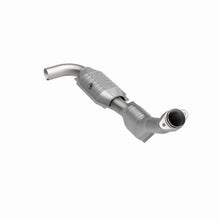 Load image into Gallery viewer, MagnaFlow Direct Fit Catalytic Converter 00-01 Ford F-150 4.6L 2wd