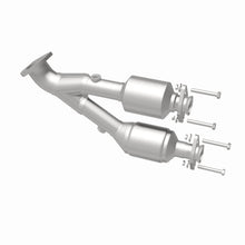 Load image into Gallery viewer, MagnaFlow Direct Fit Catalytic Converter 00-01 Cherokee 4L Front