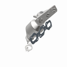 Load image into Gallery viewer, MagnaFlow Direct Fit Catalytic Converter 01-05 Ford Escape 3.0L