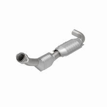 Load image into Gallery viewer, MagnaFlow Direct Fit Catalytic Converter 00-01 Ford F-150 4.6L 2wd