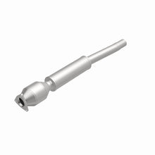 Load image into Gallery viewer, MagnaFlow Direct Fit Catalytic Converter 03-06 VW Phaeton 4.2L PS Rr