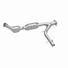 Load image into Gallery viewer, MagnaFlow Direct Fit Catalytic Converter 03-04 Exped 4.6L Passenger Side OEM