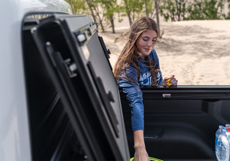 BAK 2020 Jeep Gladiator 5ft Bed BAKFlip MX4 - GTR Auto