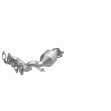 Load image into Gallery viewer, MagnaFlow Direct Fit Catalytic Converter 04-06 Toyota Sienna 3.3L