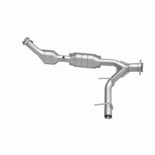 Load image into Gallery viewer, MagnaFlow Direct Fit Catalytic Converter 03-04 Exped 4.6L Passenger Side OEM